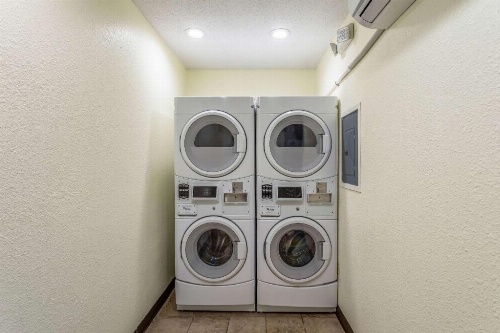 Econo Lodge Ithaca image 23