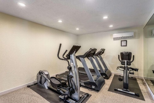 Econo Lodge Ithaca image 32