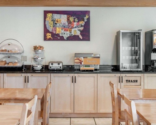 Econo Lodge Ithaca image 34