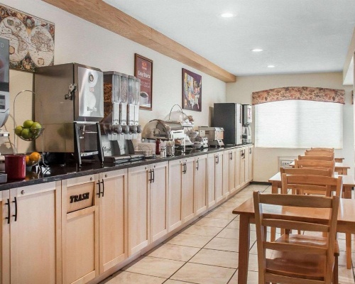 Econo Lodge Ithaca image 43