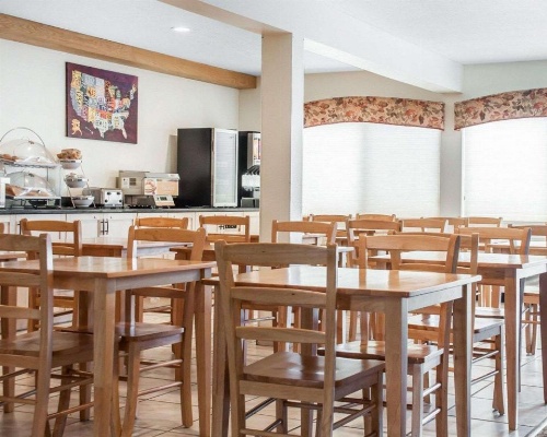 Econo Lodge Ithaca image 45